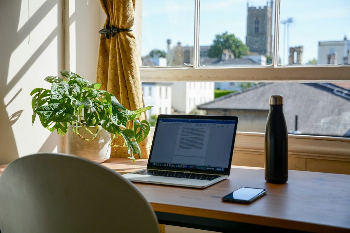 Kreative Lösungen für das Homeoffice: So gestalten Sie Ihr Büro auch auf kleinem Raum