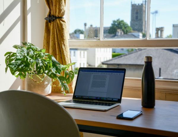 Kreative Lösungen für das Homeoffice: So gestalten Sie Ihr Büro auch auf kleinem Raum
